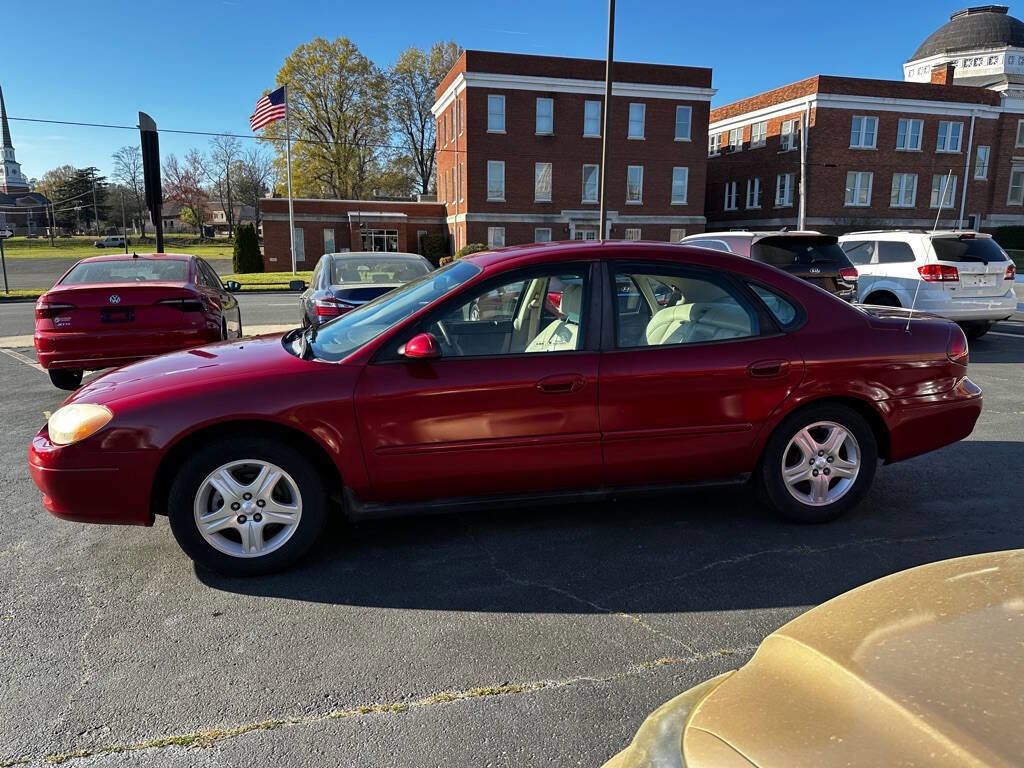 Used 2000 Ford Taurus SEL FWD image 4