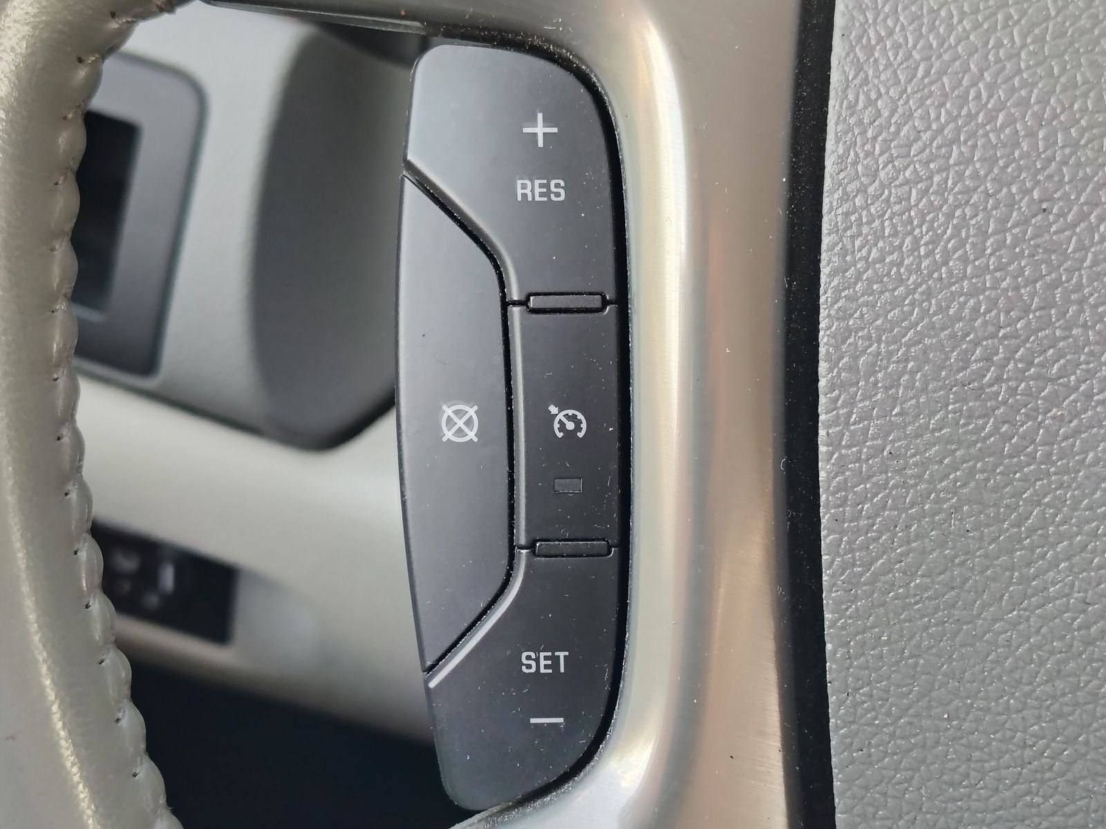 Used 2011 Chevrolet Tahoe LTZ RWD image 23
