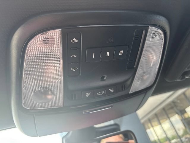 Used 2024 Dodge Durango GT AWD/4WD image 16