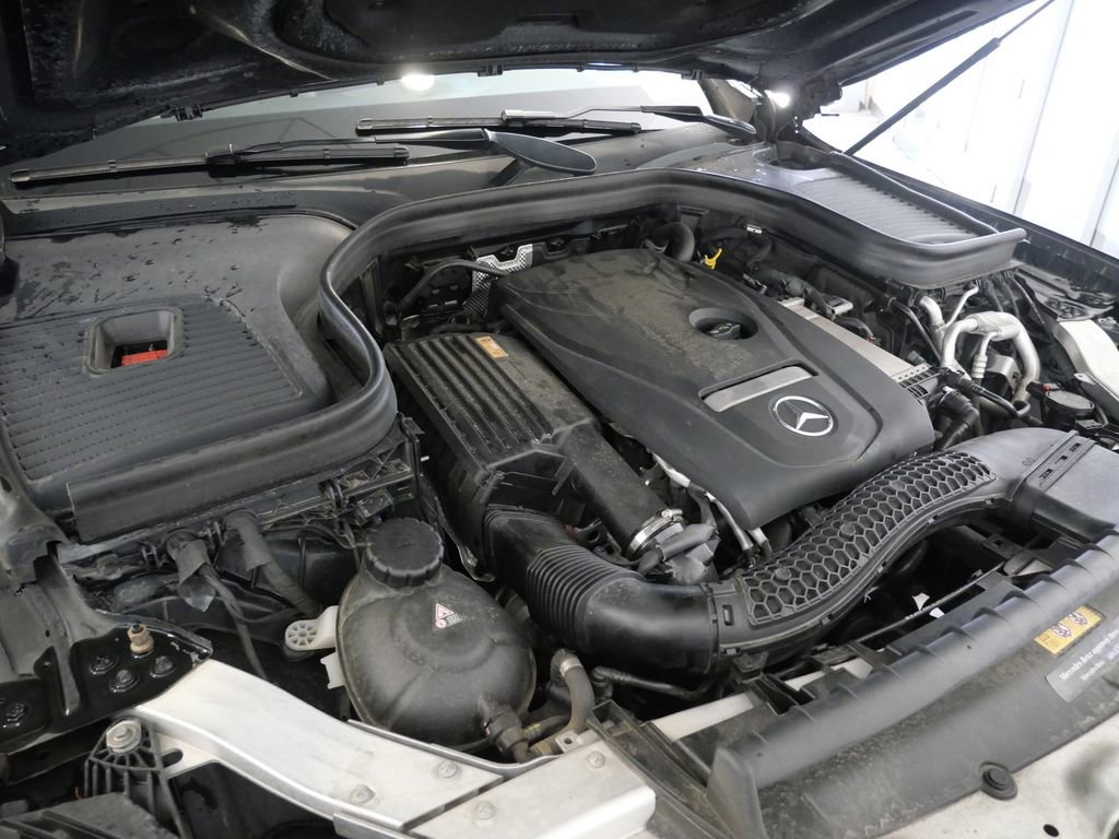 Used 2017 Mercedes-Benz GLC 300 4MATIC image 11