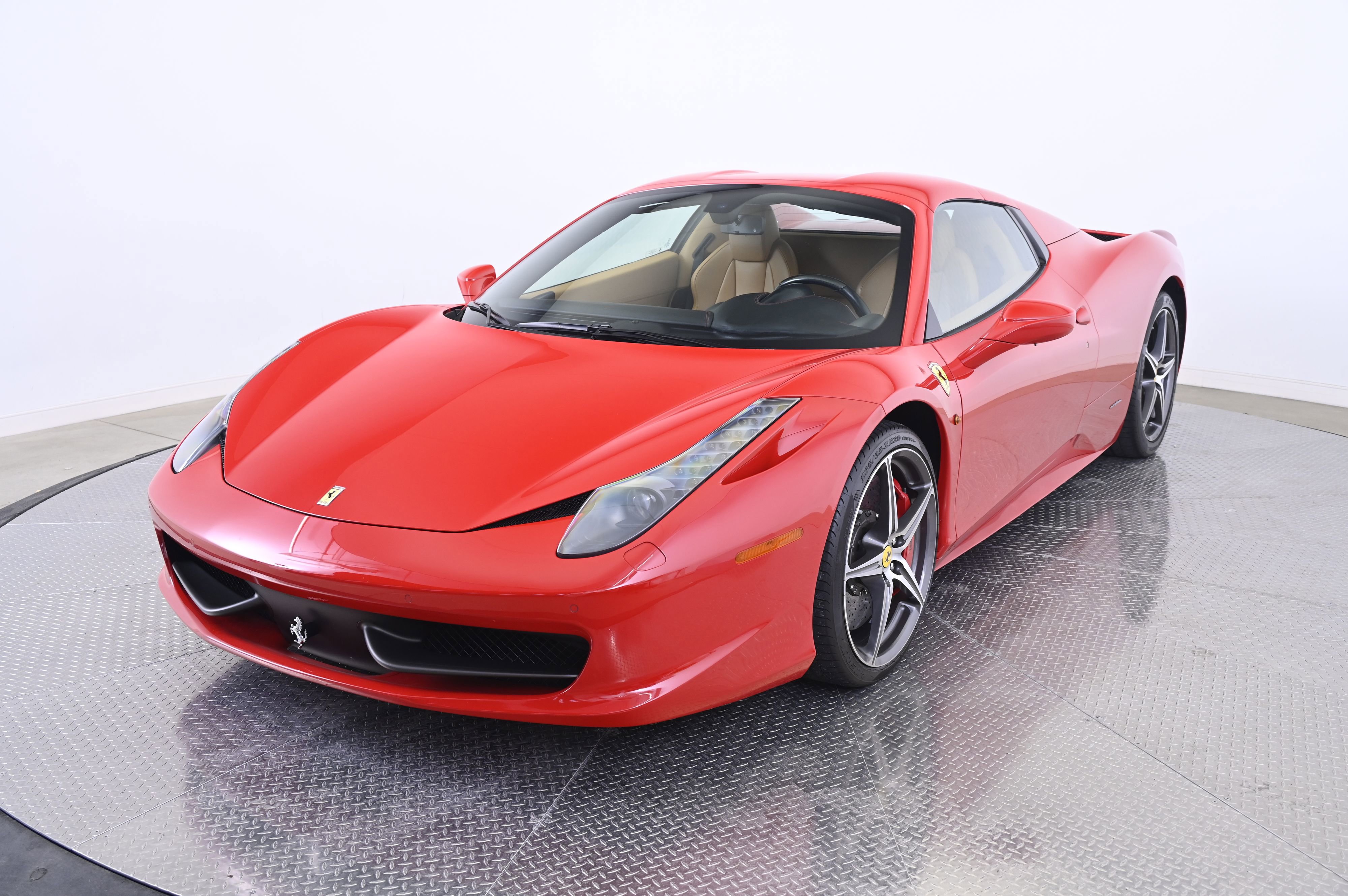 Used 2013 Ferrari 458 Spider image 11