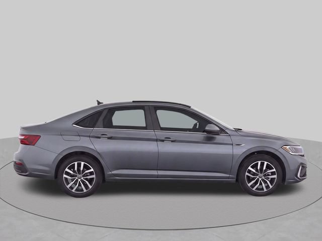 Used 2025 Volkswagen Jetta SE FWD image 8