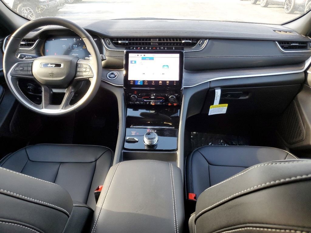 Used 2024 Jeep Grand Cherokee Limited w/ Black Appearance Package image 20