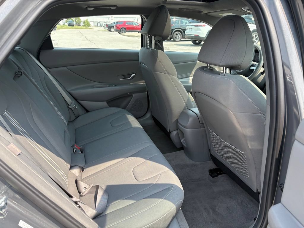 Used 2025 Hyundai Elantra SEL FWD image 20