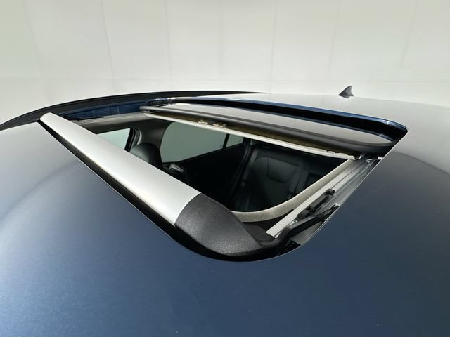 Used 2023 Kia Niro SX Touring FWD image 12