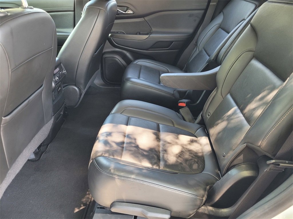 Used 2023 GMC Acadia SLT image 14