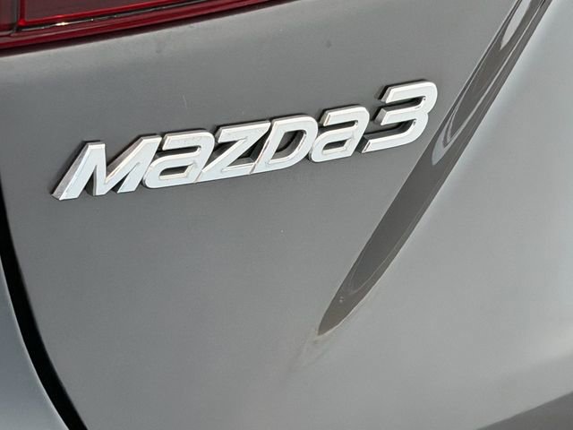 Used 2018 MAZDA MAZDA3 Touring FWD image 10