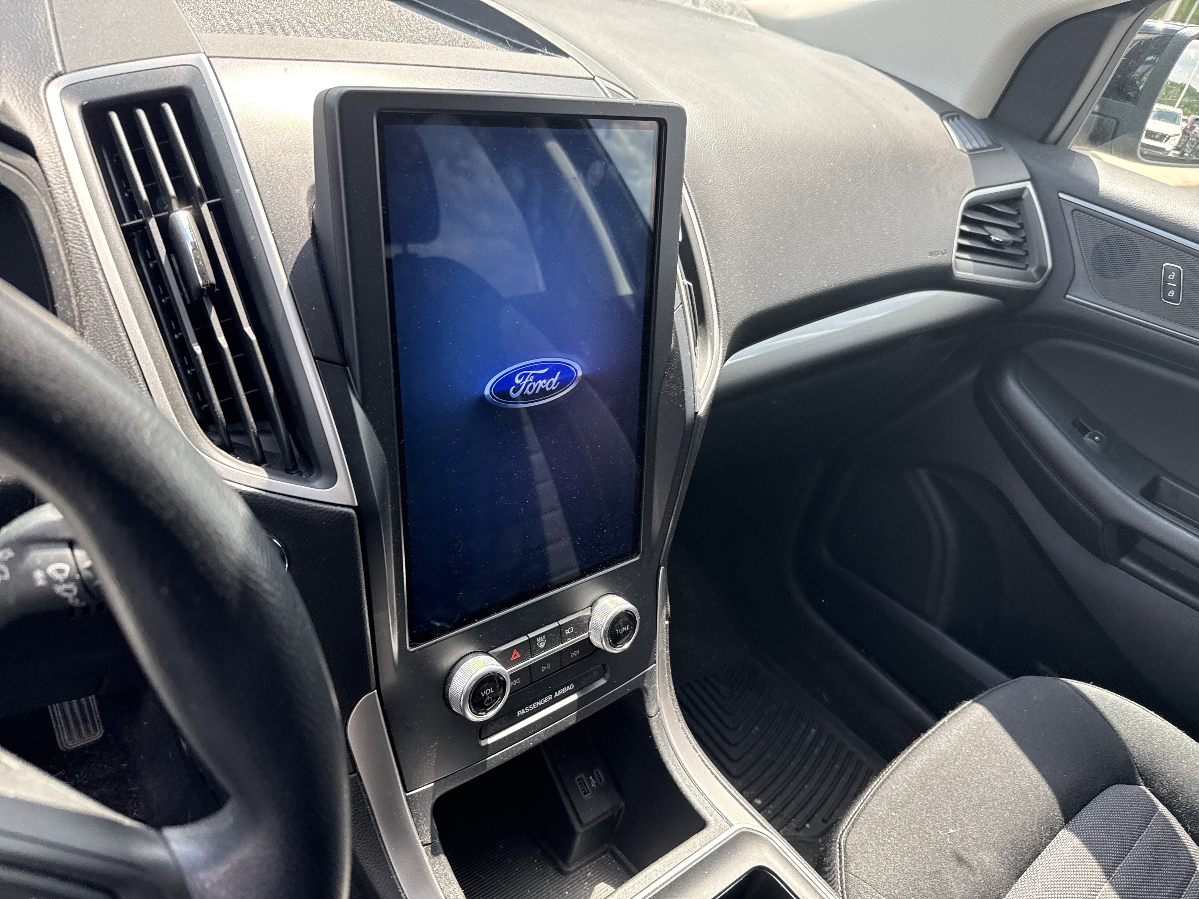 Used 2022 Ford Edge SE w/ Black Appearance Package AWD/4WD image 10