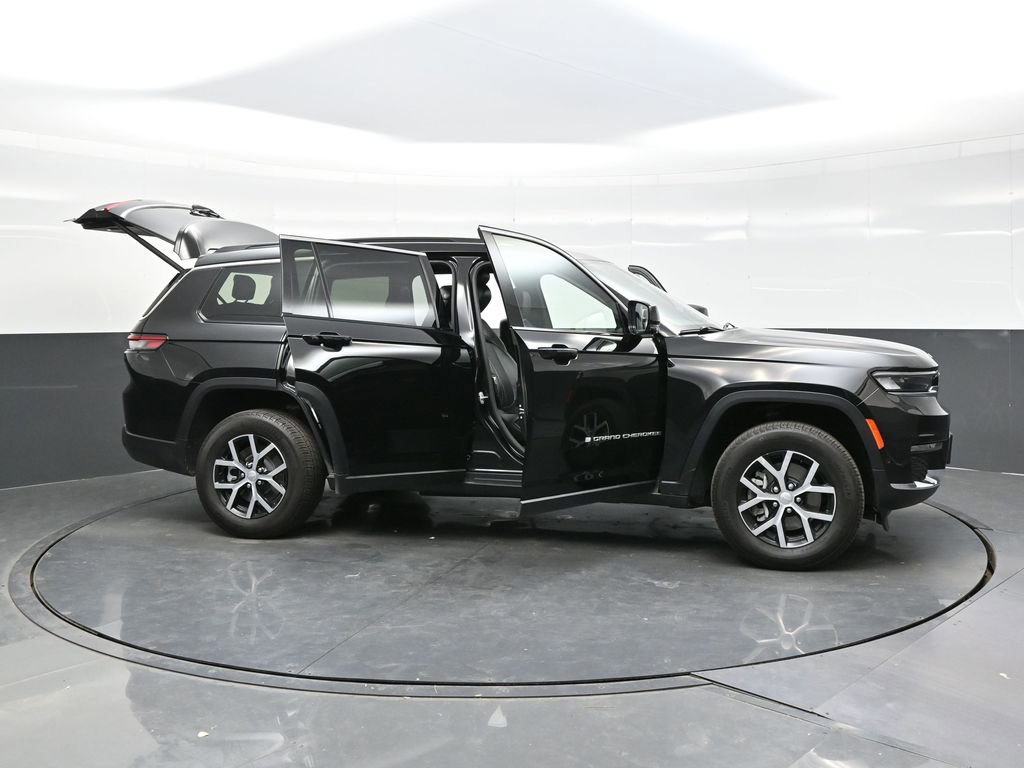 Used 2024 Jeep Grand Cherokee L Limited w/ Luxury Tech Group II image 41