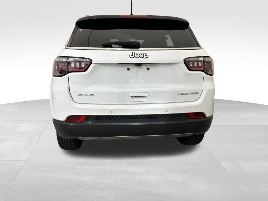Used 2024 Jeep Compass Limited image 4