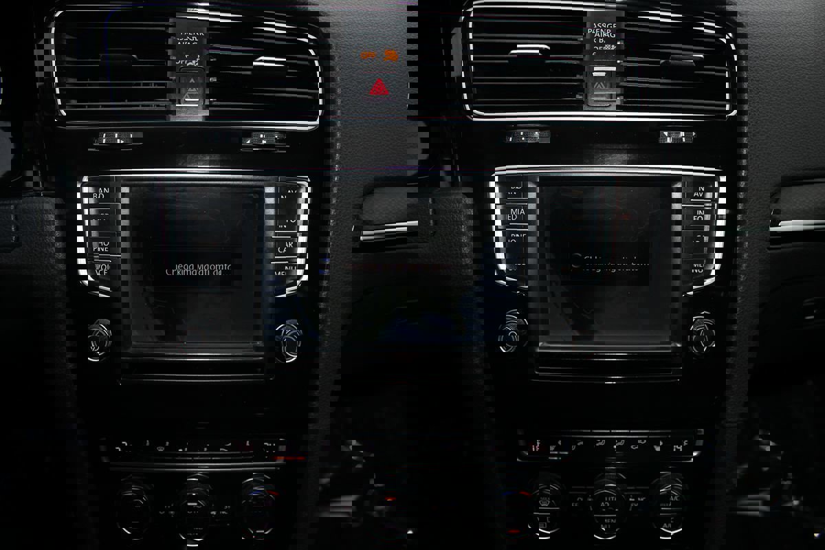 Used 2016 Volkswagen Golf SEL w/ Lighting Package (SEL) image 13