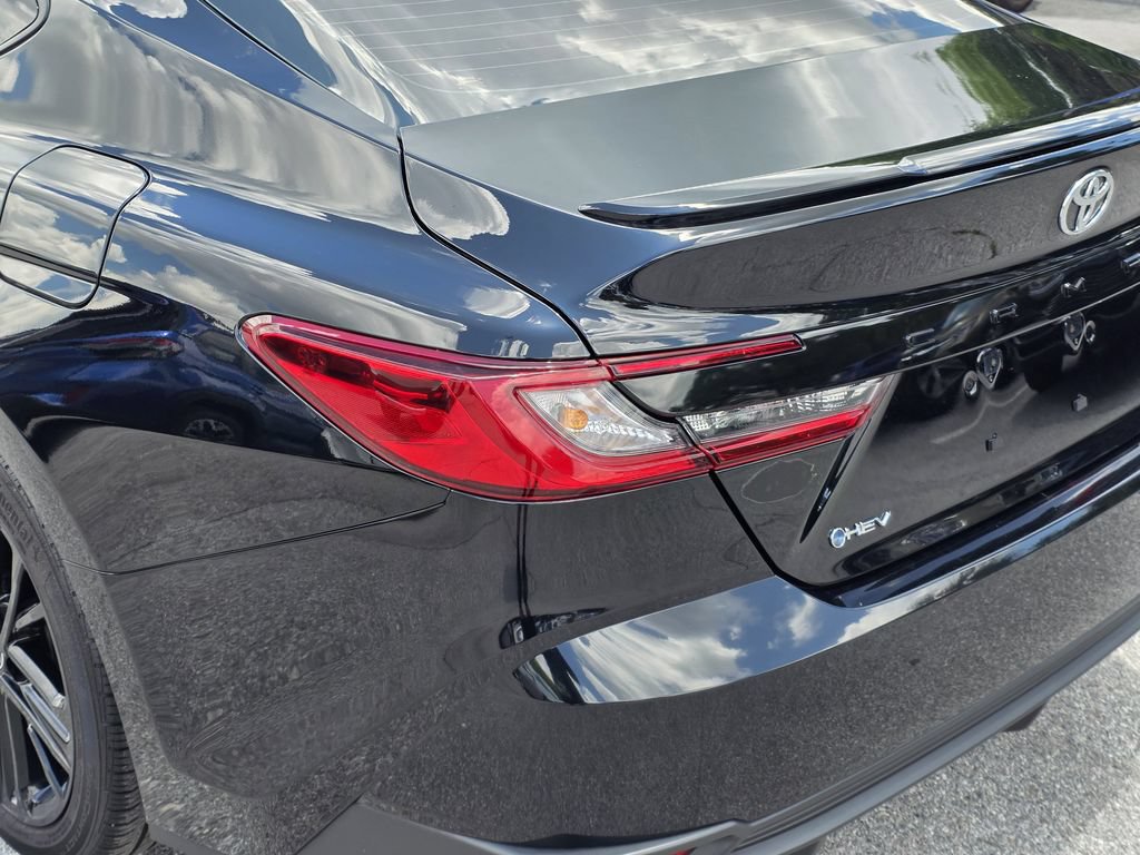 Used 2025 Toyota Camry SE FWD image 7