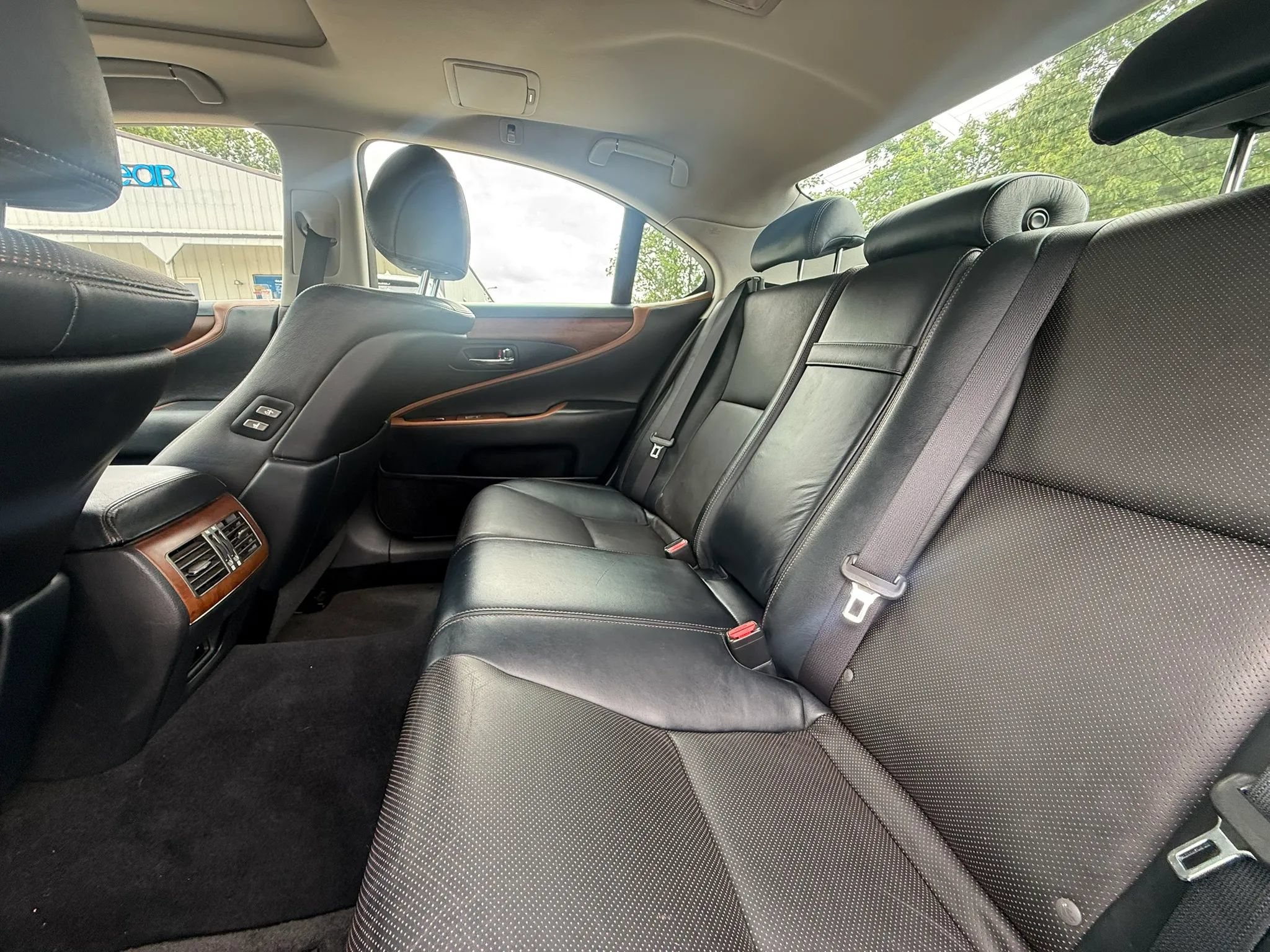 Used 2011 Lexus LS 460 w/ Touring Edition RWD image 13