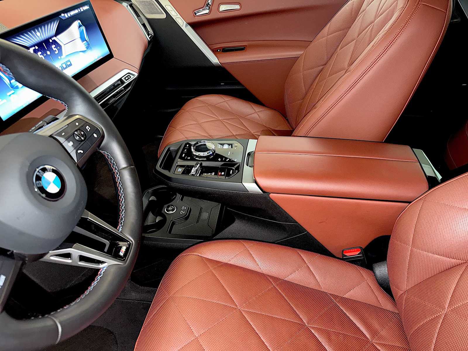 Used 2025 BMW iX M60 w/ Luxury Package image 19