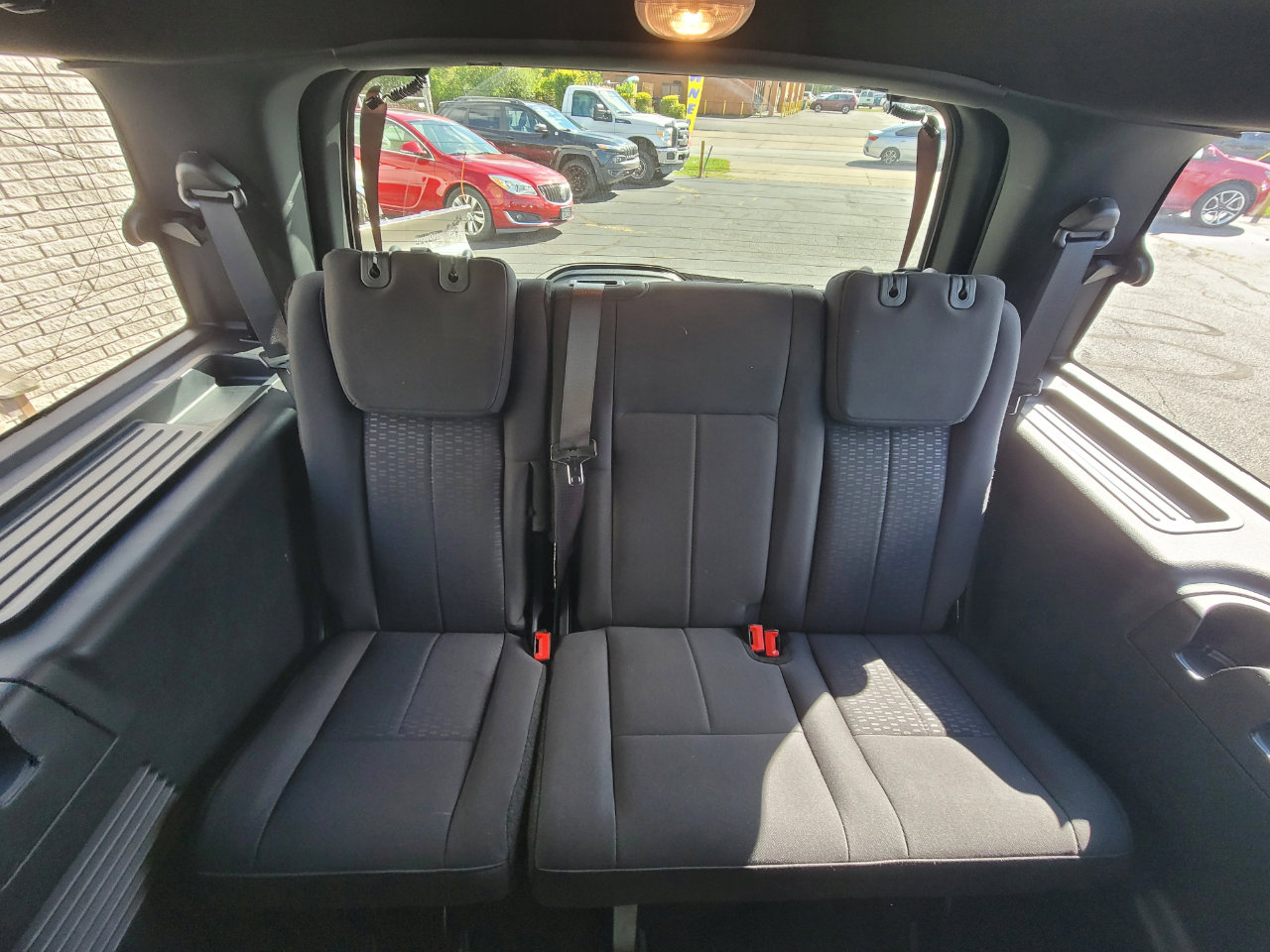 Used 2016 Ford Expedition XLT image 34