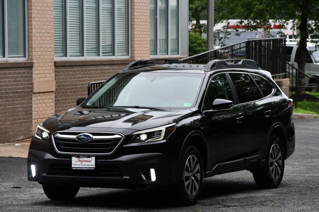 Used 2020 Subaru Outback Premium image 3