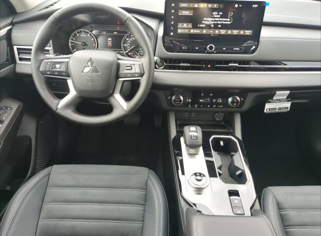 New 2025 Mitsubishi Outlander Trail Edition image 17