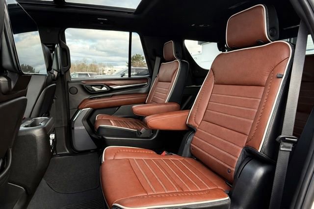Used 2023 GMC Yukon Denali Ultimate AWD/4WD image 17