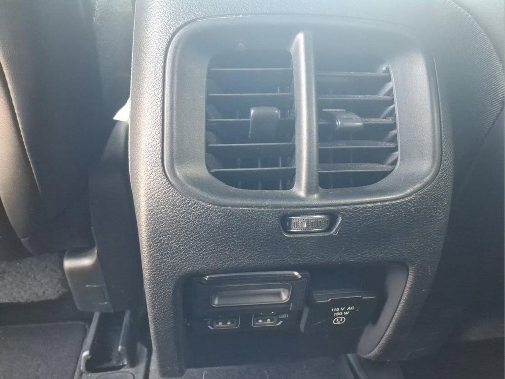 Used 2019 Jeep Cherokee High Altitude AWD/4WD image 7