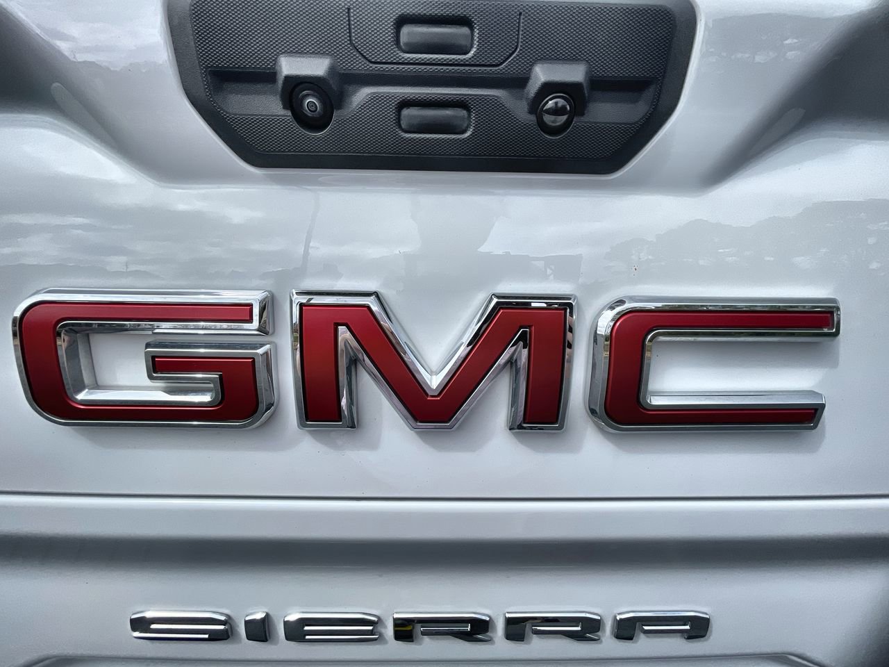 Used 2024 GMC Sierra 1500 SLT AWD/4WD image 31