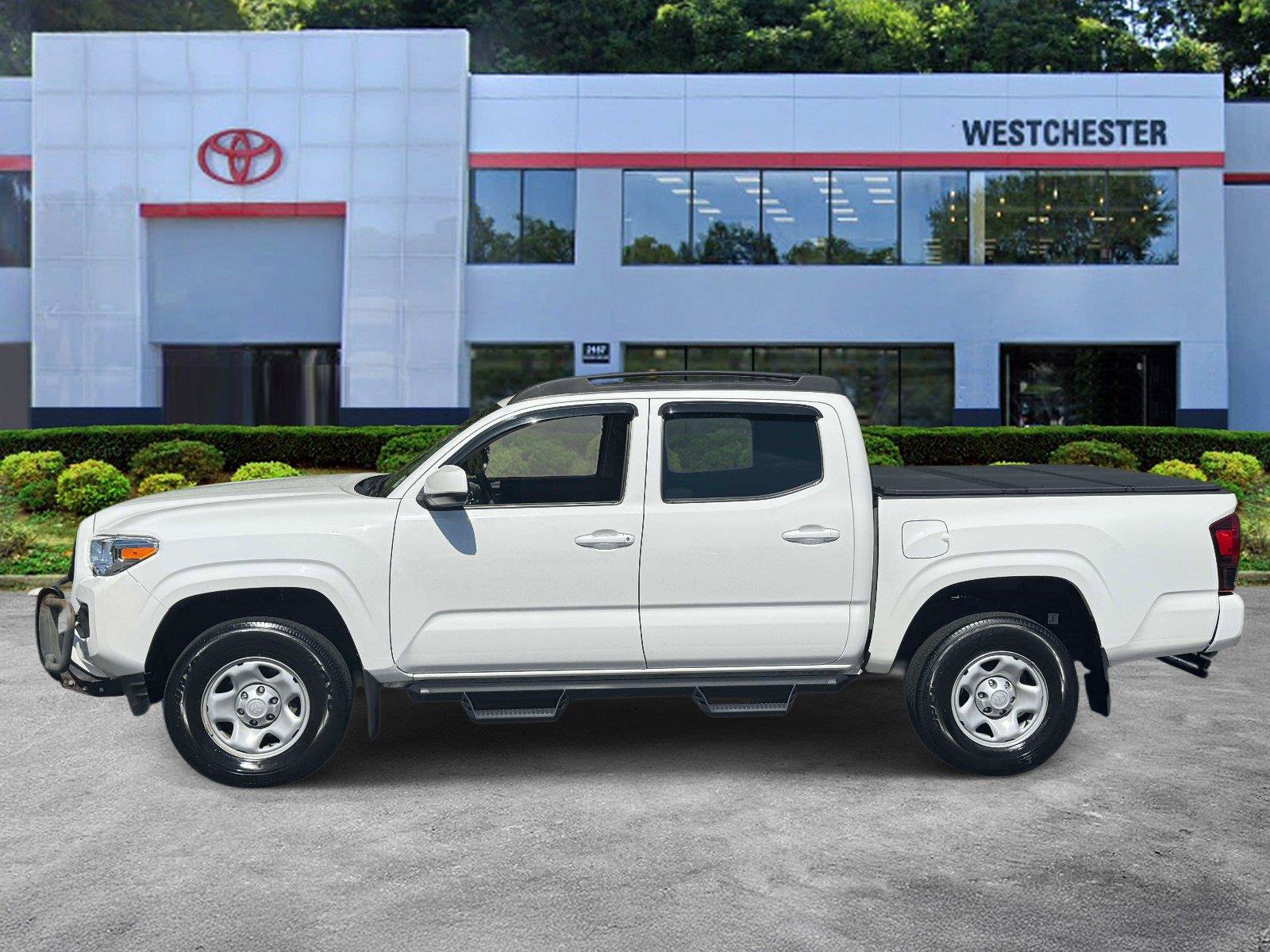 Used 2022 Toyota Tacoma SR AWD/4WD image 9