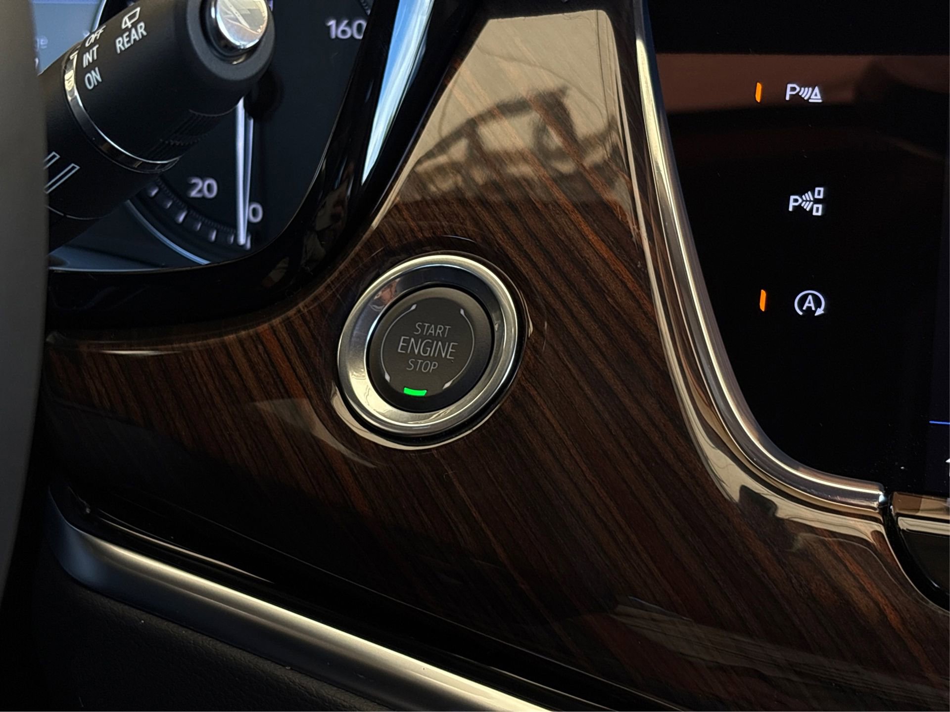 New 2025 Cadillac XT6 Premium Luxury w/ Platinum Package image 27