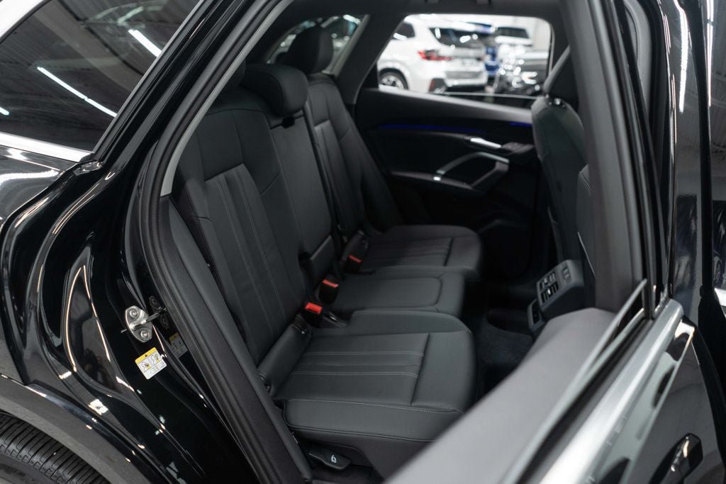 Used 2025 Audi Q5 Premium AWD/4WD image 13