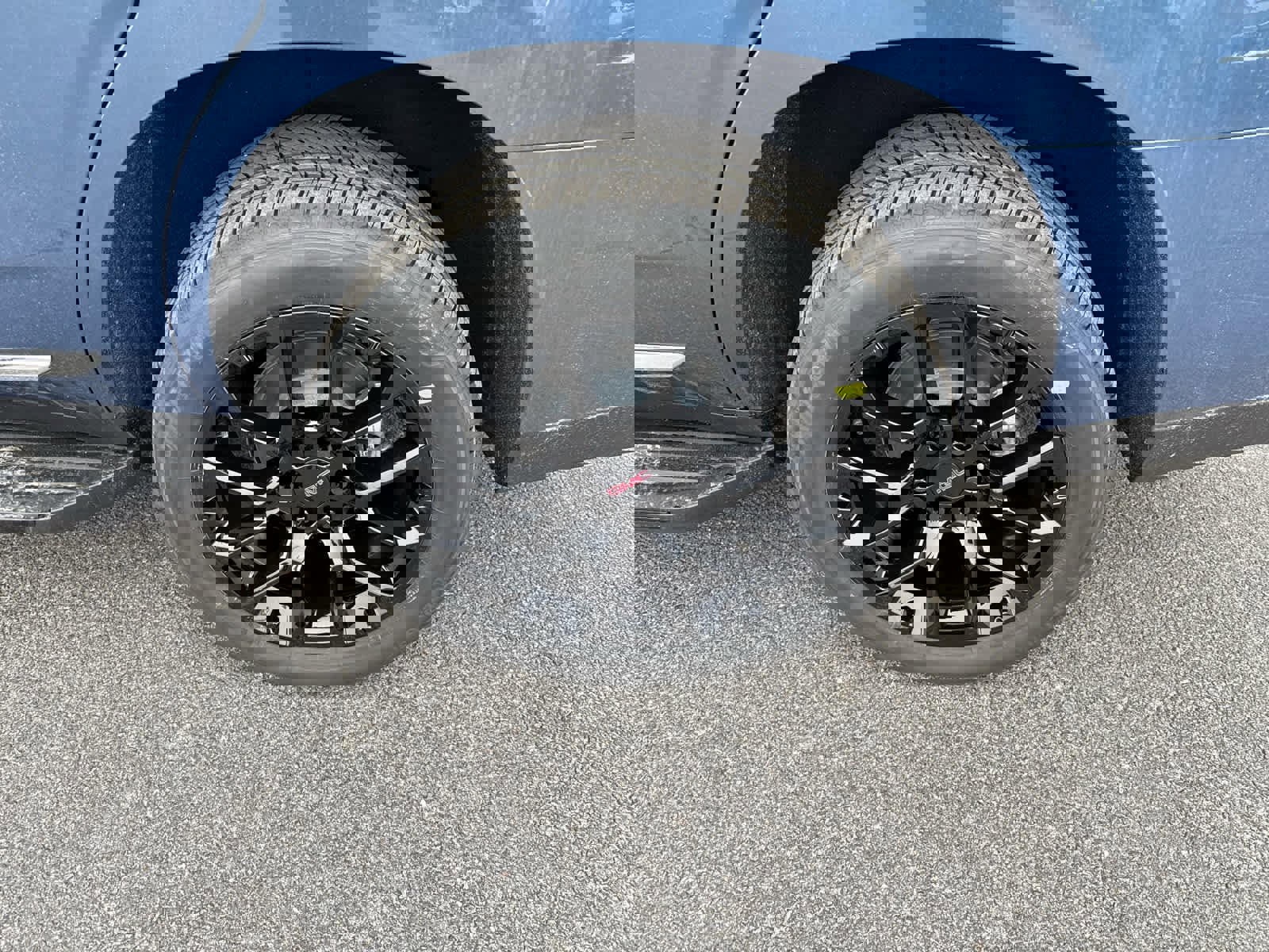 New 2026 GMC Yukon Elevation image 9