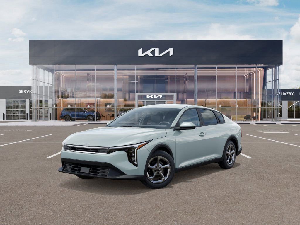 New 2026 Kia K4 LXS image 1
