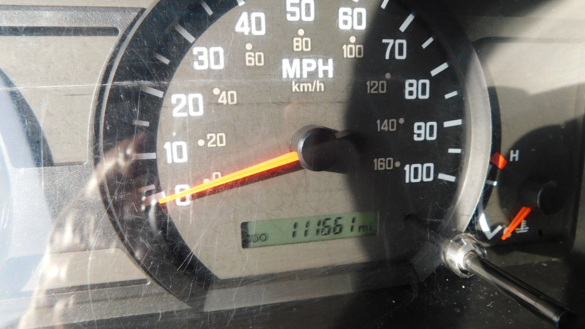 Used 2020 Isuzu NPR image 11