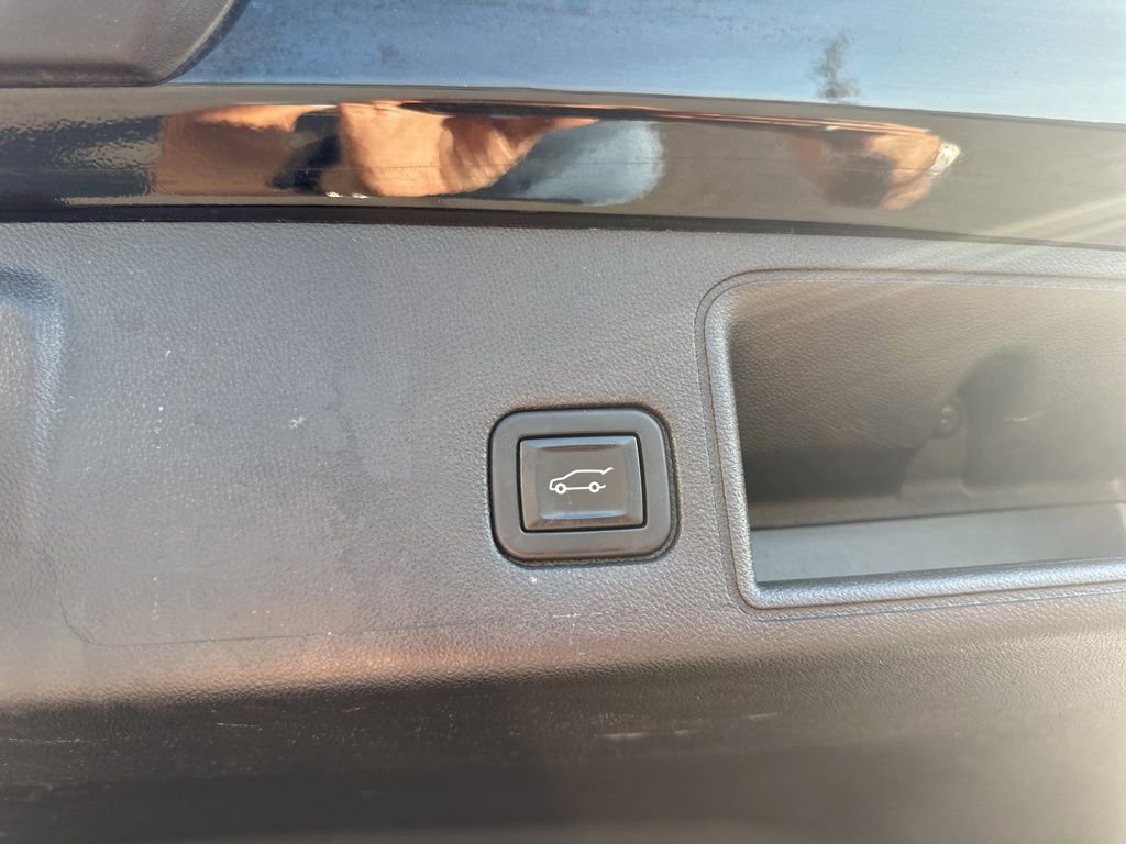 Used 2022 GMC Terrain AT4 w/ Infotainment Package II AWD/4WD image 10