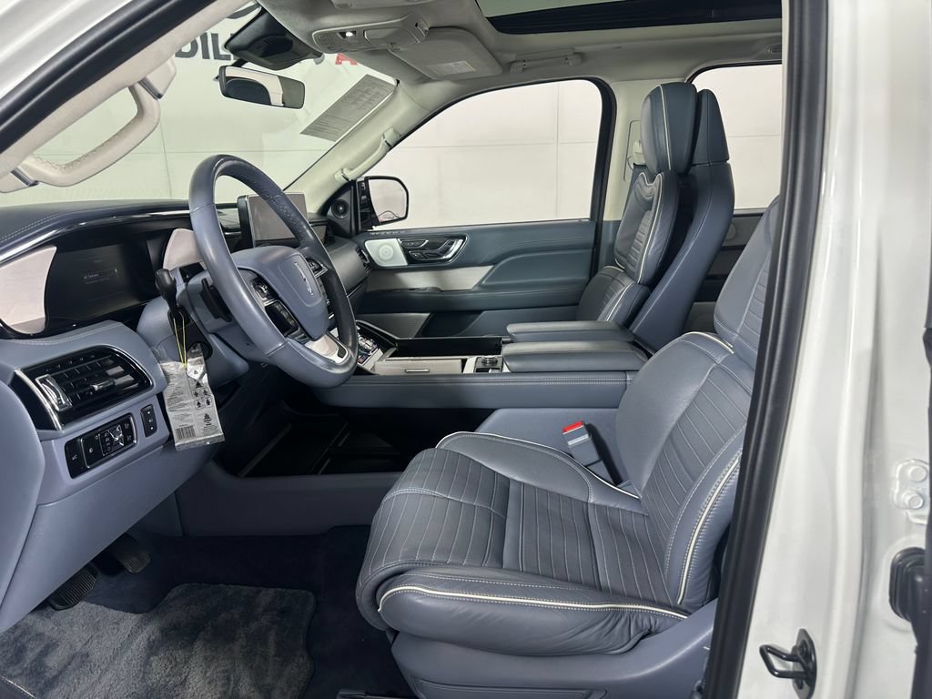 Used 2023 Lincoln Navigator Black Label AWD/4WD image 16