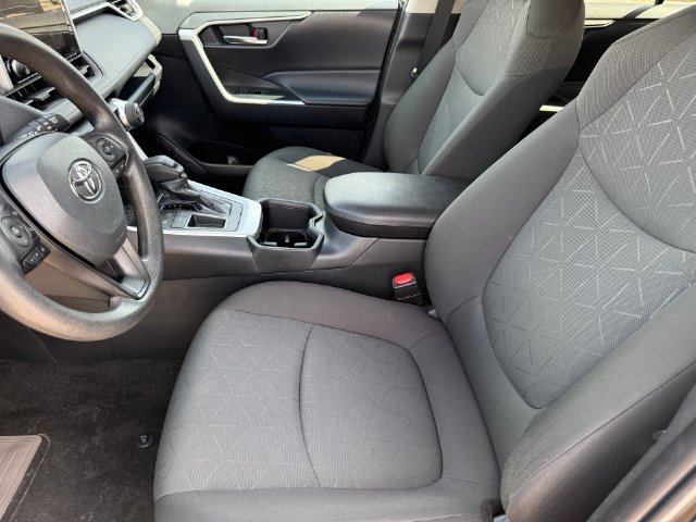Used 2024 Toyota RAV4 XLE FWD image 13