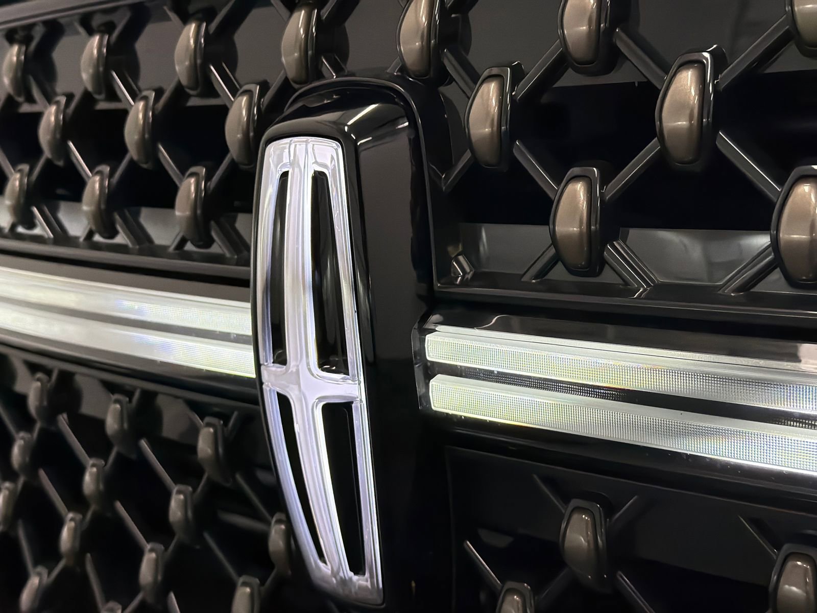 New 2026 Lincoln Navigator Black Label AWD/4WD image 16