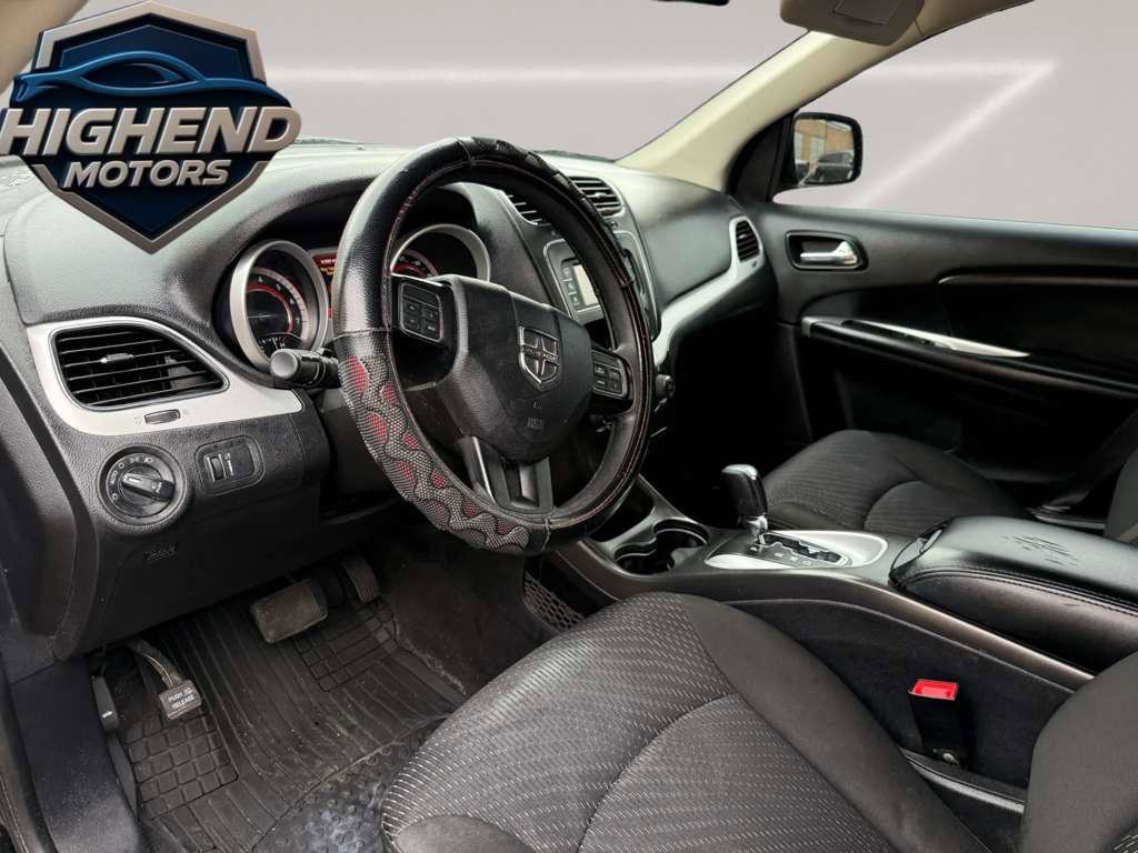 Used 2019 Dodge Journey SE image 12