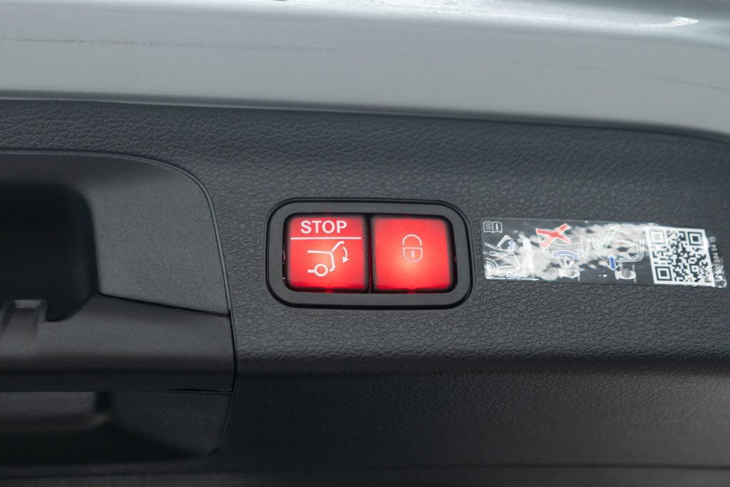 Used 2025 Mercedes-Benz GLS 450 4MATIC image 42