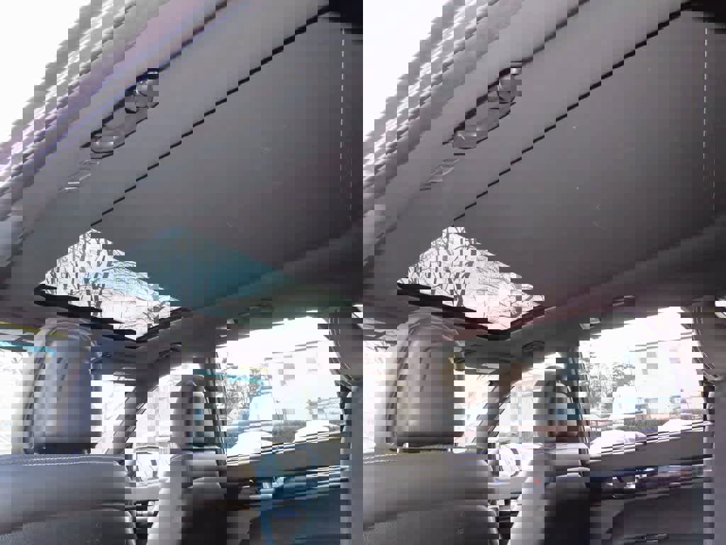 Used 2014 Kia Sorento SX w/ 3rd Row Package image 18