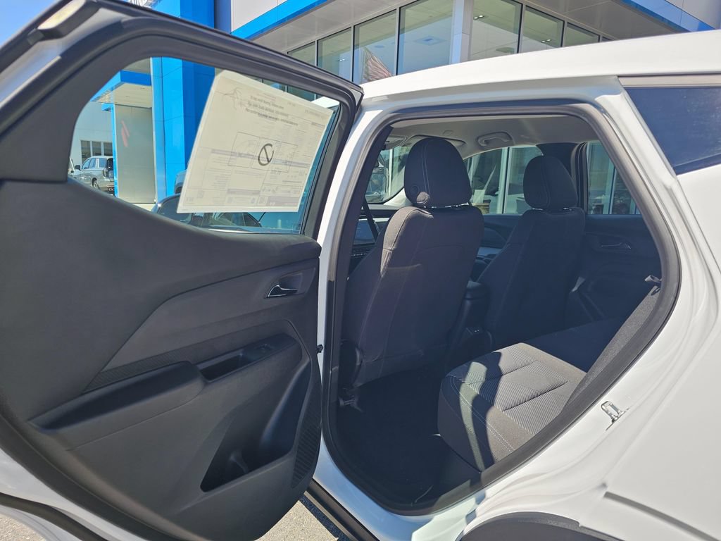 New 2027 Chevrolet Bolt LT w/ Comfort Package FWD image 19