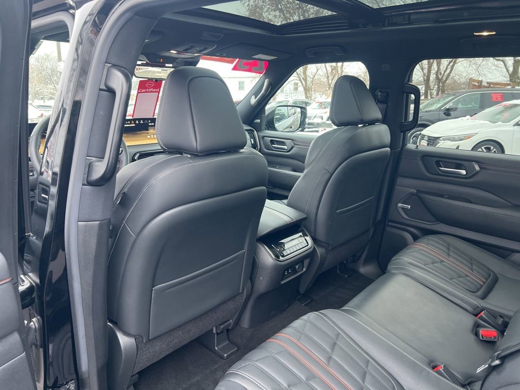Certified 2025 Nissan Armada PRO-4X w/ Pro-4X Premium Package image 11