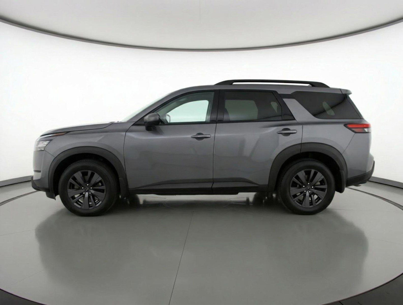 Used 2025 Nissan Pathfinder SV image 5