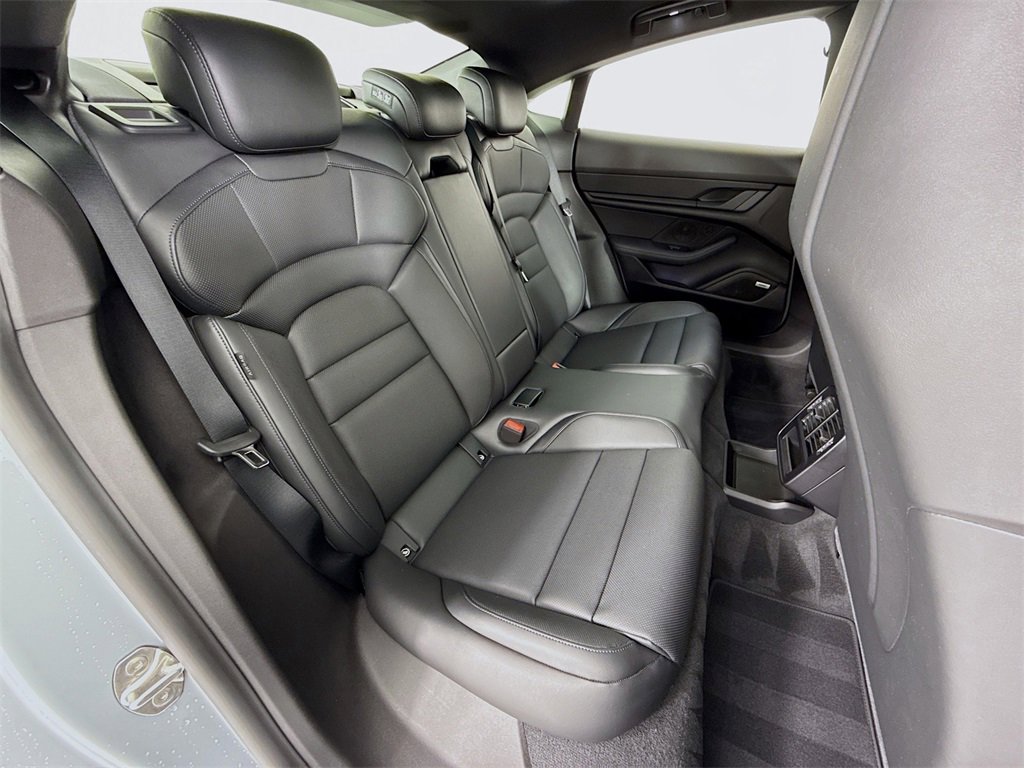 Used 2024 Porsche Taycan image 28