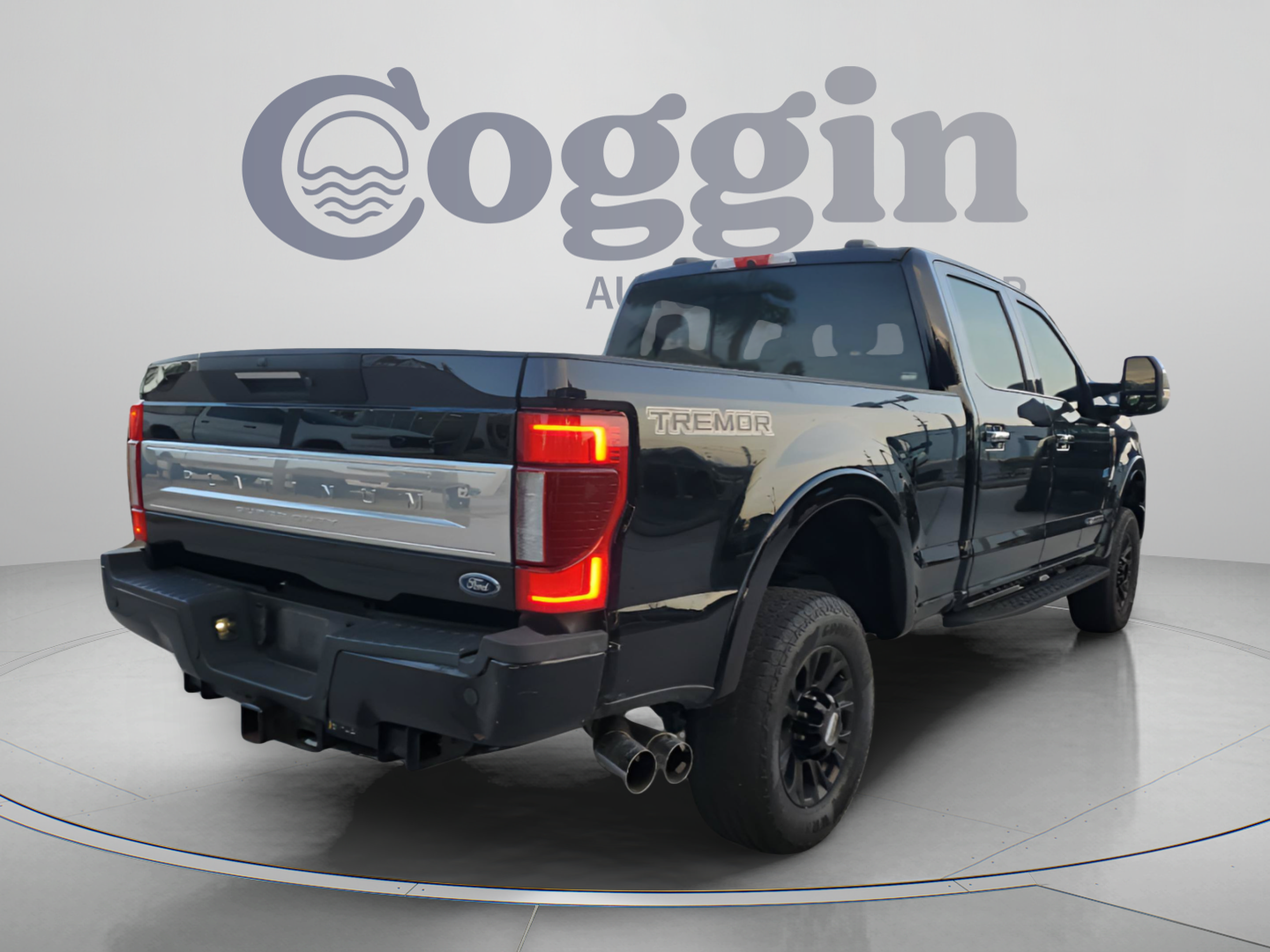 Used 2021 Ford F350 Platinum w/ Tremor Off-Road Package AWD/4WD image 3