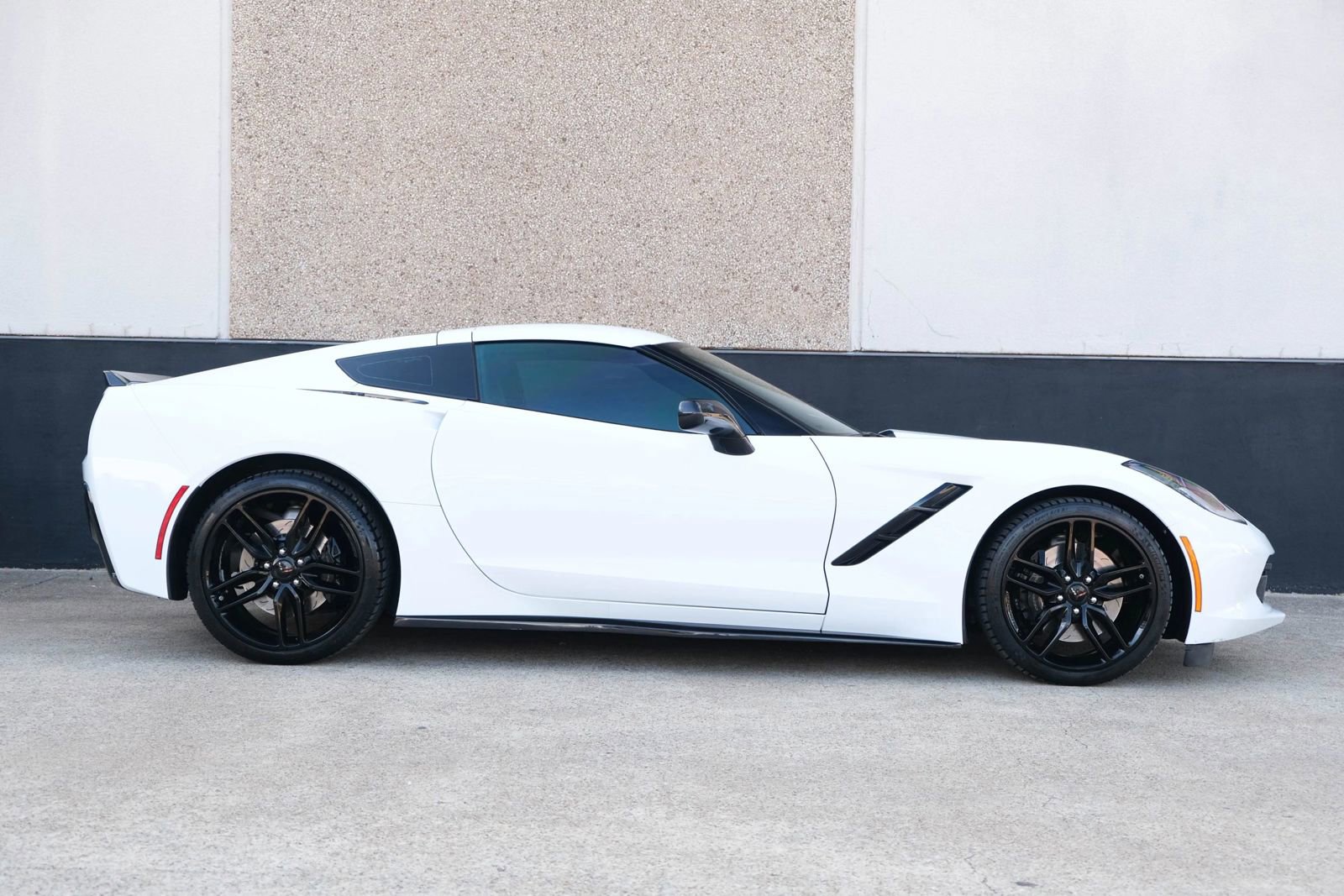 Used 2016 Chevrolet Corvette Stingray w/ 3LT w/ 3LT Preferred Equipment Group image 11