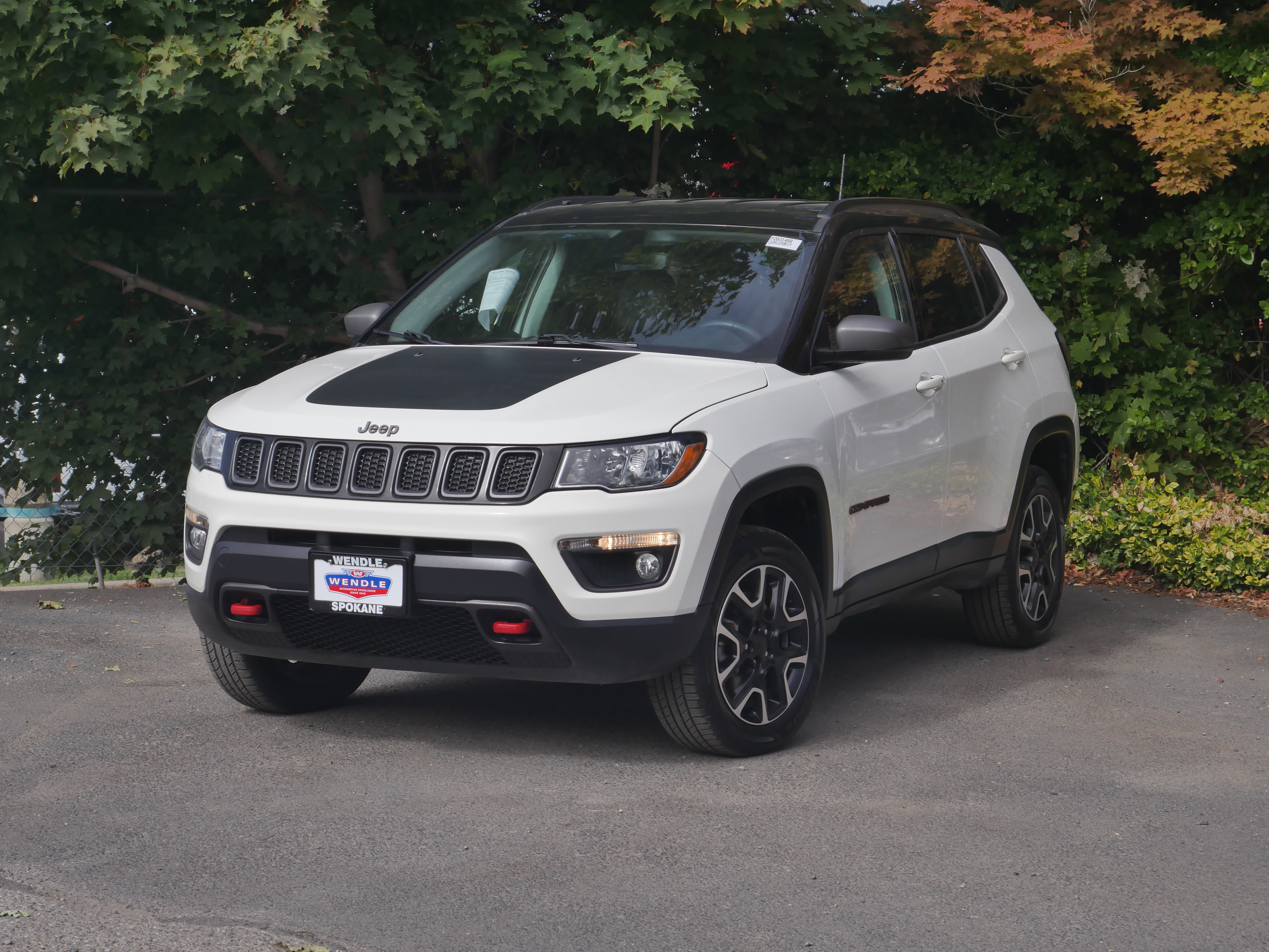 Used 2019 Jeep Compass Trailhawk AWD/4WD image 2