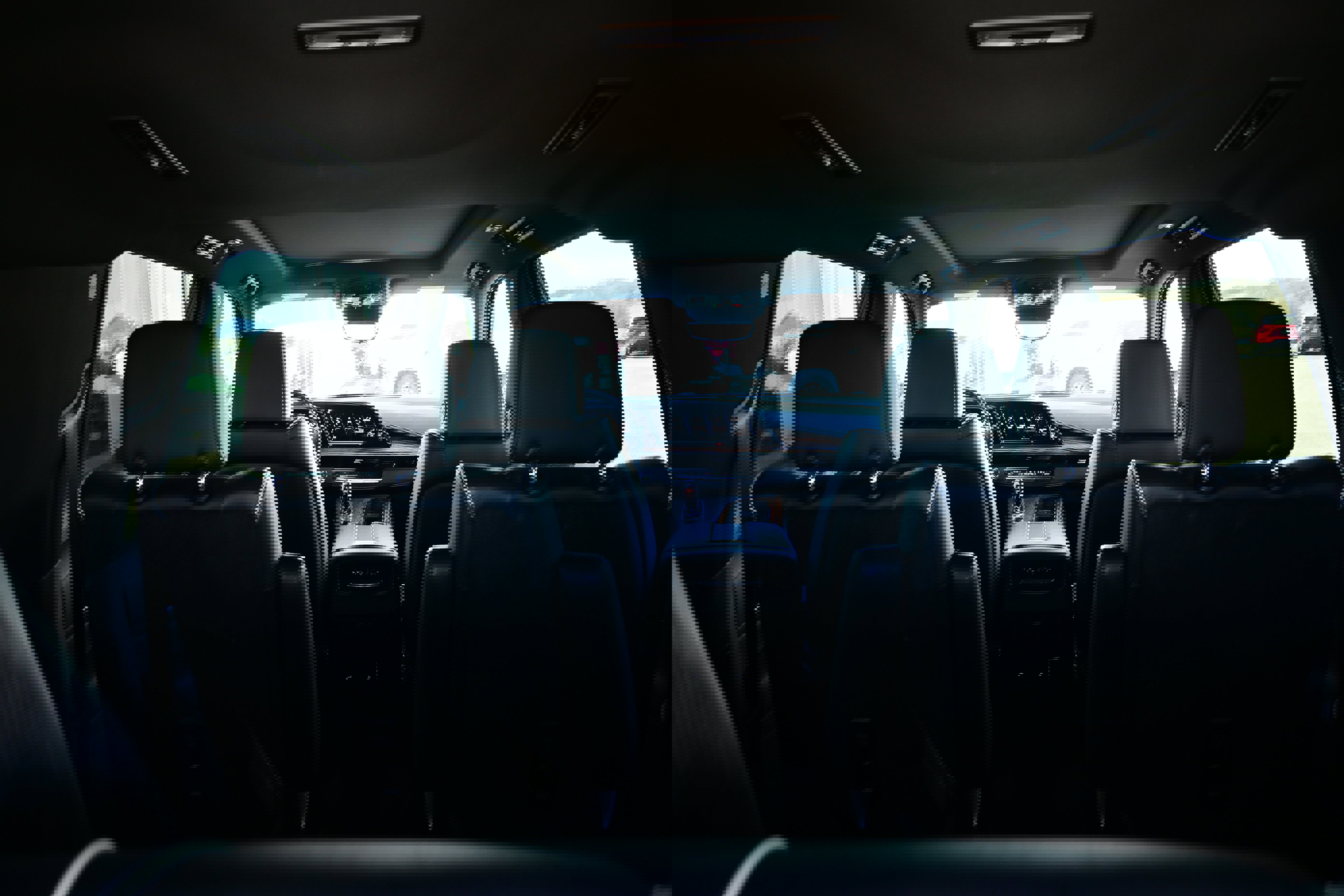 Used 2021 Cadillac Escalade ESV Premium Luxury w/ LPO, Illumination Package image 16