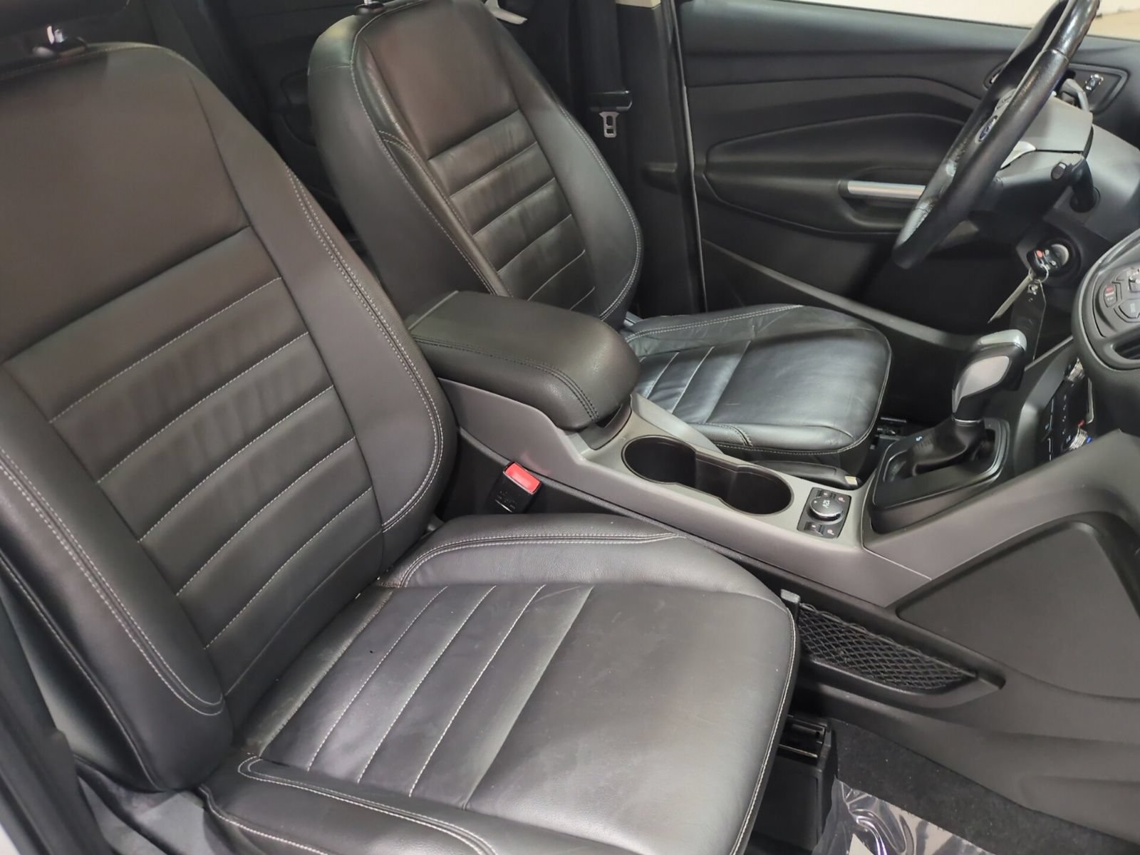 Used 2015 Ford Escape SE w/ Equipment Group 201A FWD image 11