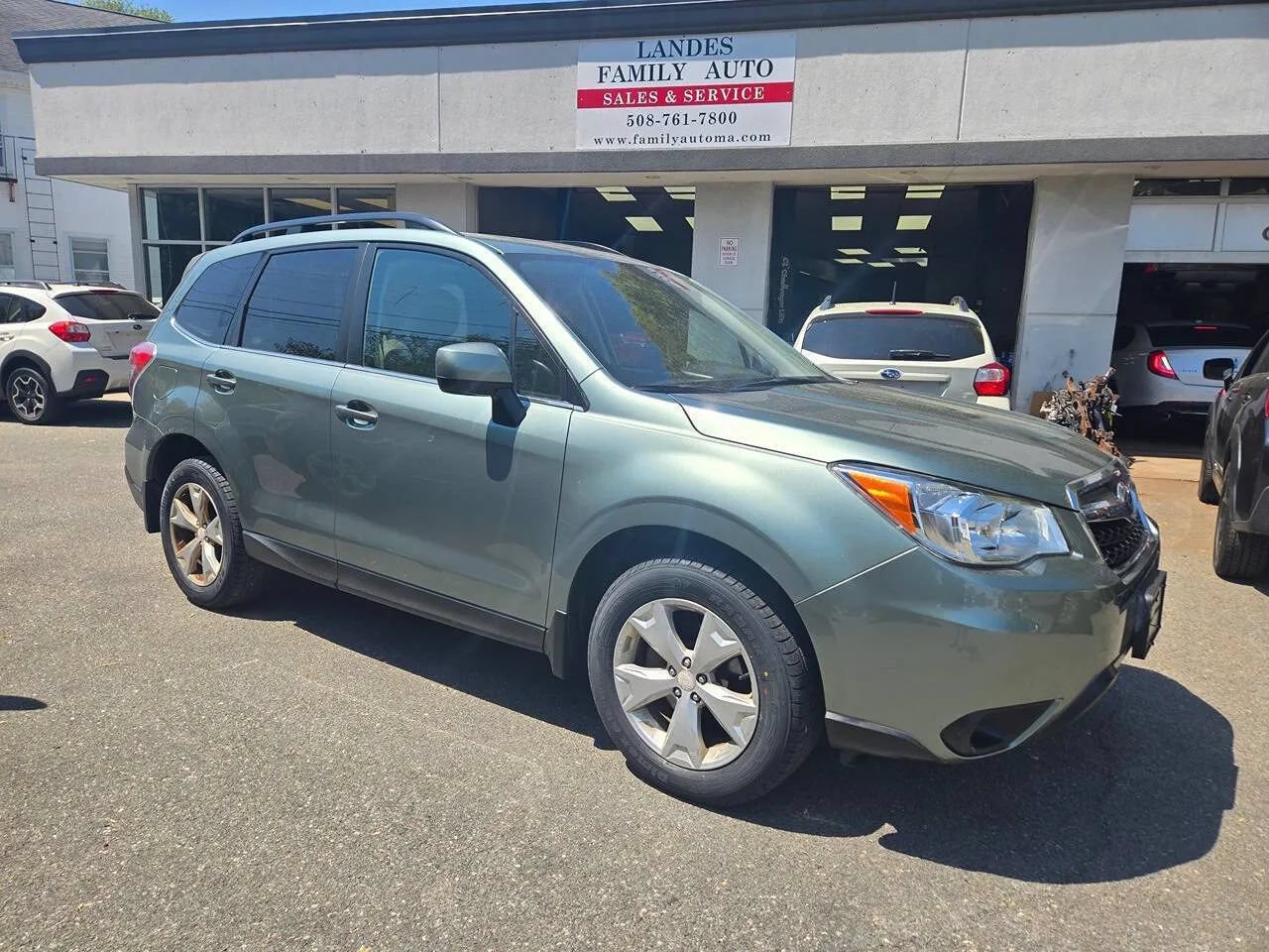 Used 2016 Subaru Forester 2.5i Limited AWD/4WD image 1