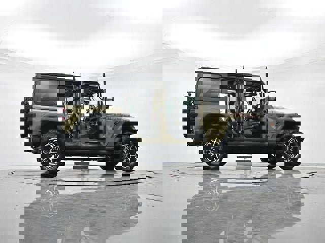 Used 2025 Jeep Wrangler Unlimited Rubicon w/ Safety Group image 55