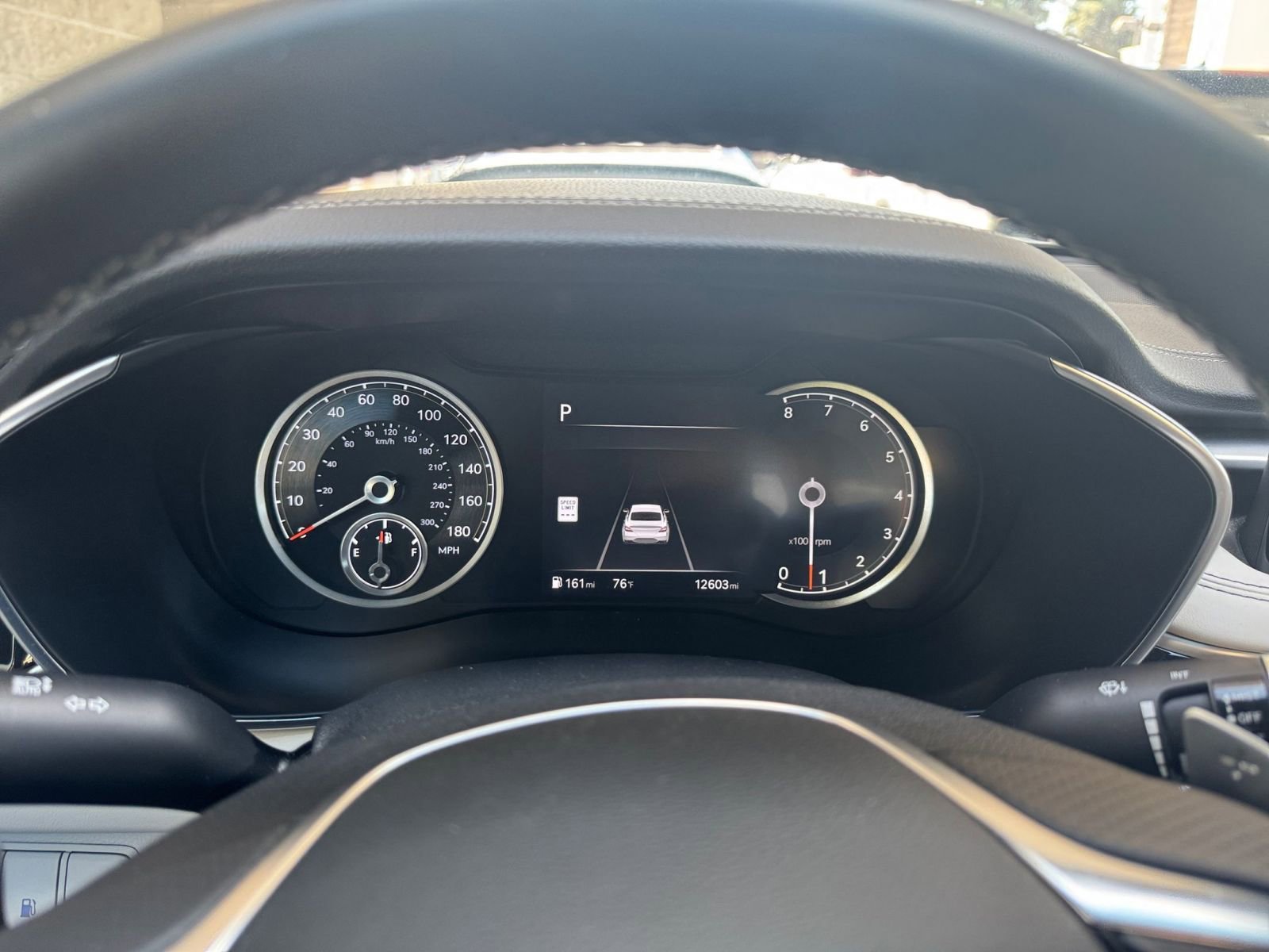 Used 2025 Genesis G70 2.5T image 40