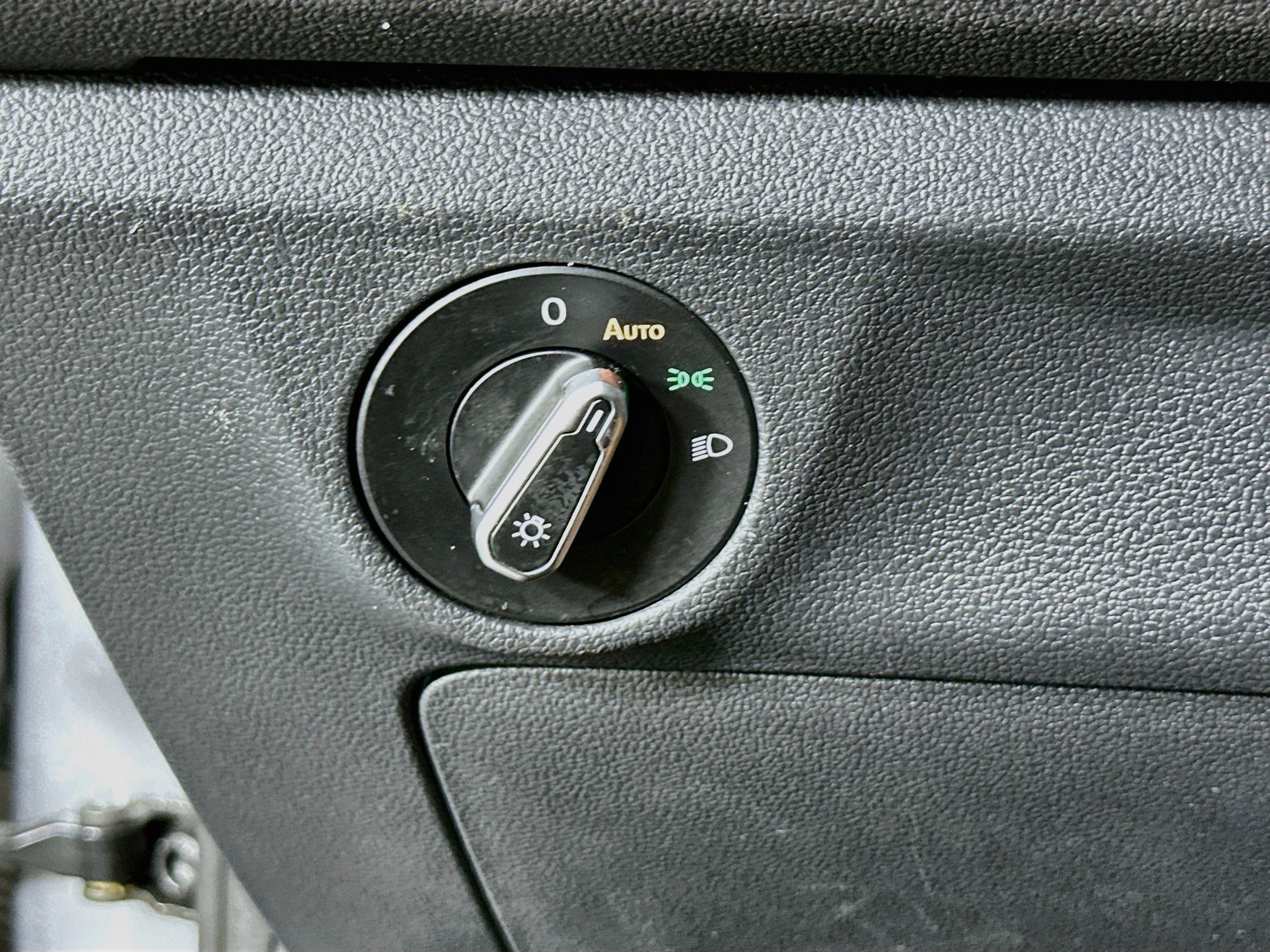 Used 2024 Volkswagen Jetta SE FWD image 17
